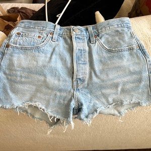 super adorable 501 levi shorts barely worn and in perfect condition!